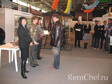 23-25 сентября 2008 г. в Челябинске прошла Третья межрегиональная выставка «Коттеджное строительство. Осенний сад», организованная Выставочным центром «Восточные ворота». Более ста организаций, среди которых – предприятия из Москвы, Тюмени, Екатеринбурга,