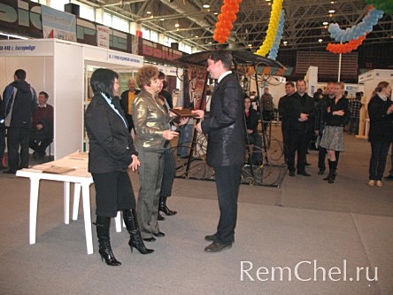23-25 сентября 2008 г. в Челябинске прошла Третья межрегиональная выставка «Коттеджное строительство. Осенний сад», организованная Выставочным центром «Восточные ворота». Более ста организаций, среди которых – предприятия из Москвы, Тюмени, Екатеринбурга,