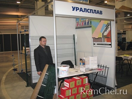 Фирма «Уралсплав» (г. Челябинск) представила заинтересованным заказчикам рулонные и панельные металлические ограждения.